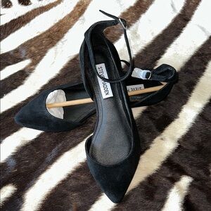 NEW Steve Madden Black Pointed-Toe Ankle Strap Flats